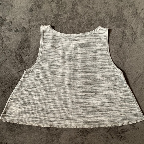 Ribbed Crop Top - Picture 3 of 3